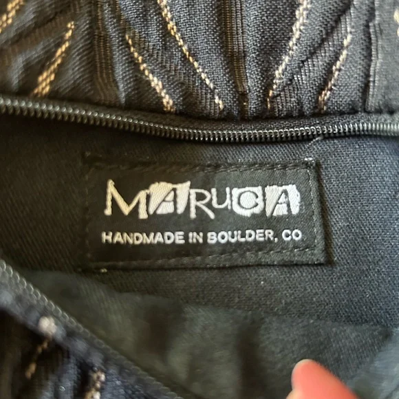 Stylish Black and Tan Quilted Bag - Picture 3 of 4